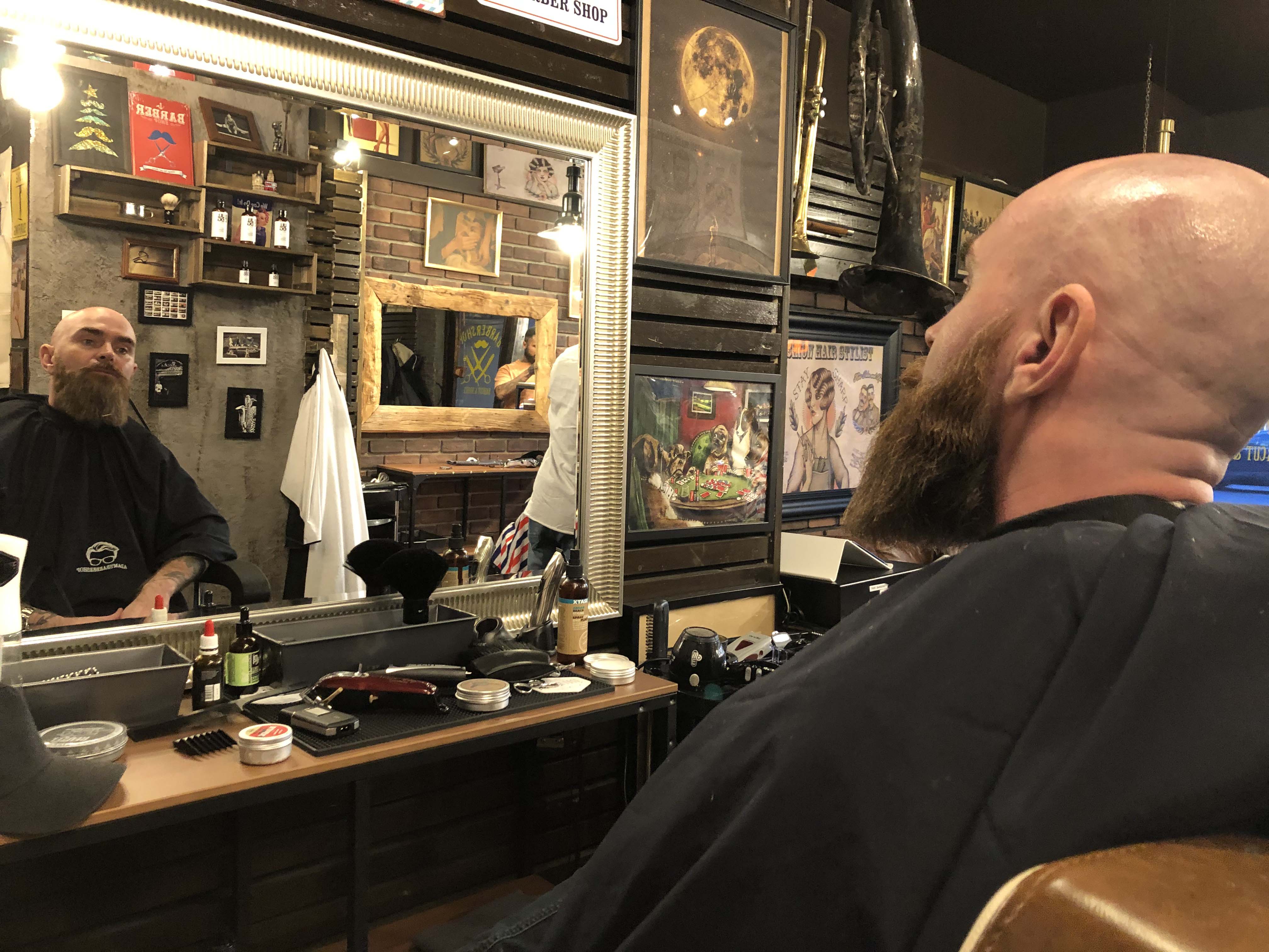 Herreklipp med saks — Eduardo's Barbershop Oslo